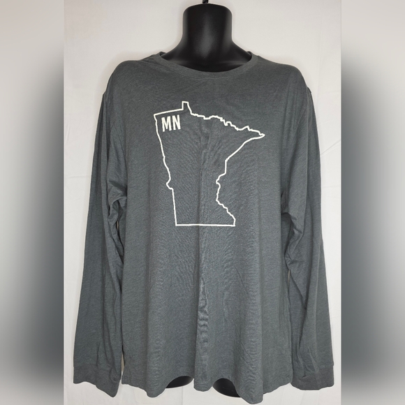 Home Free Other - Home Free Gray Long Sleeve Graphic T-Shirt with MN Graphic Size XL BP-1317
